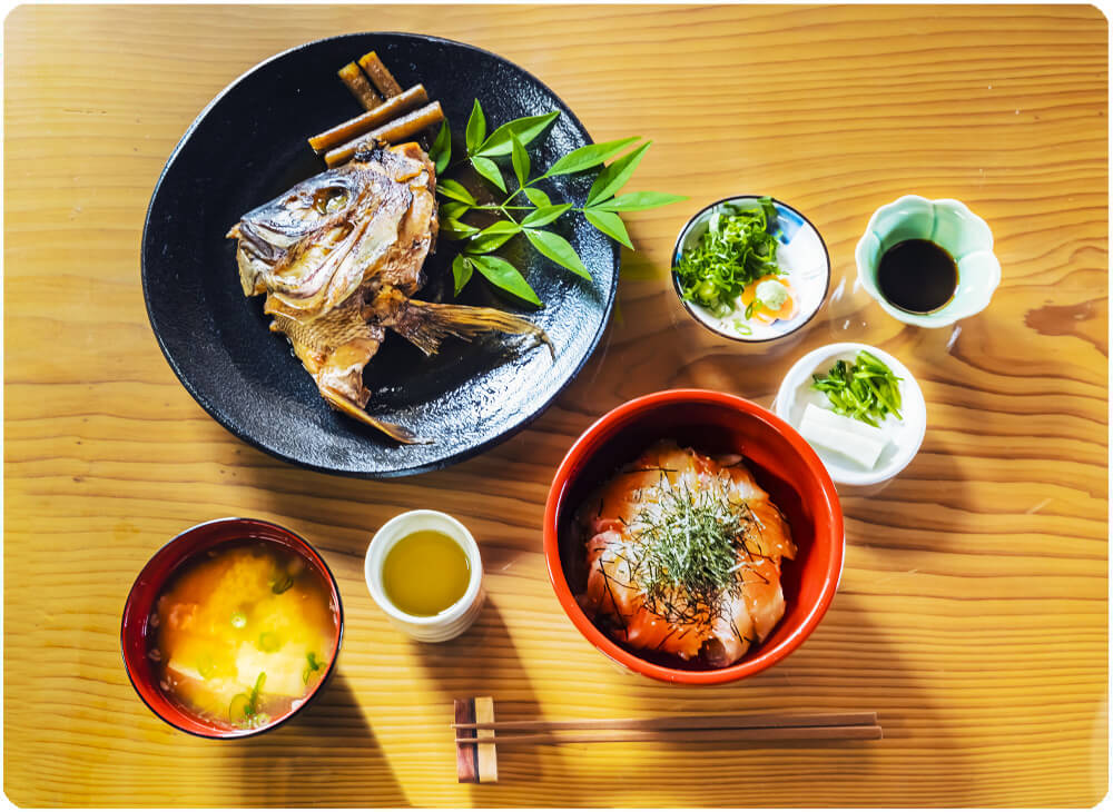 湾内クルーズ+養殖体験プラン+古民家でお食事プラン