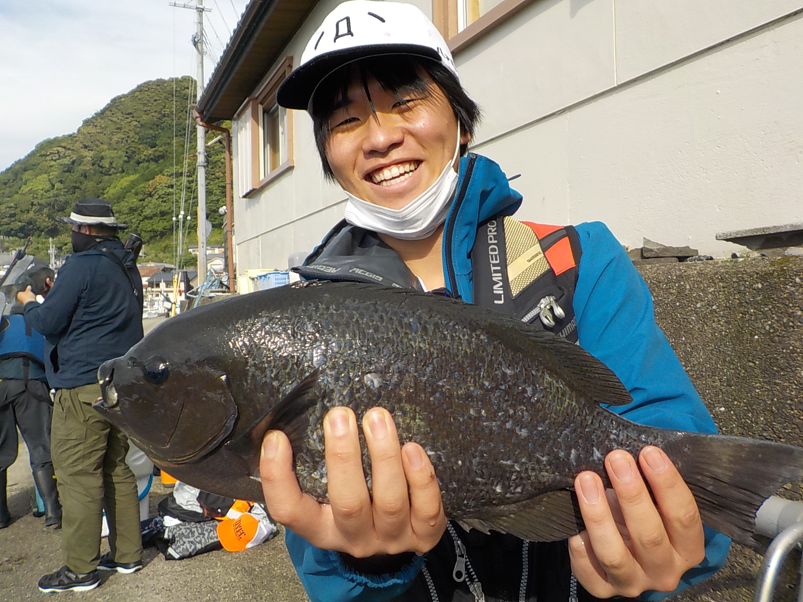 【五目達成】和歌山の山下様　グレ　シマアジ　マダイ　イサキ　ガシラ！！！！！