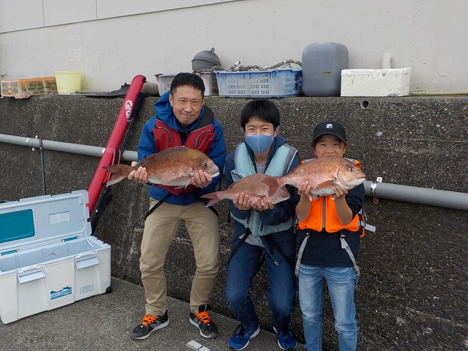 　辰巳様　マダイ45～58センチ3尾　イサキ40センチ　　　　　　　　　　　　　　　　　　　