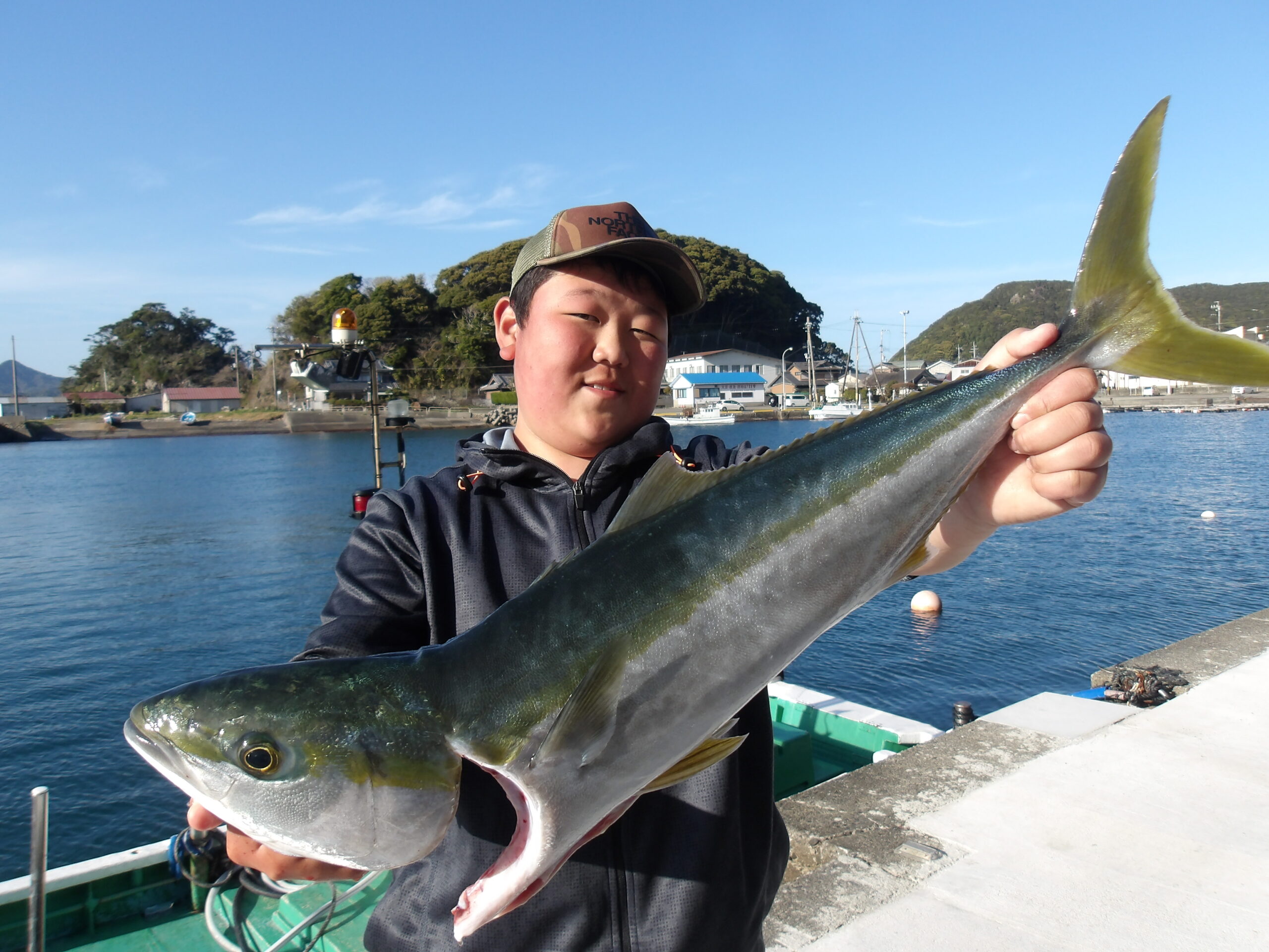 石塚様　メジロ１本　イサキ４０センチ２尾