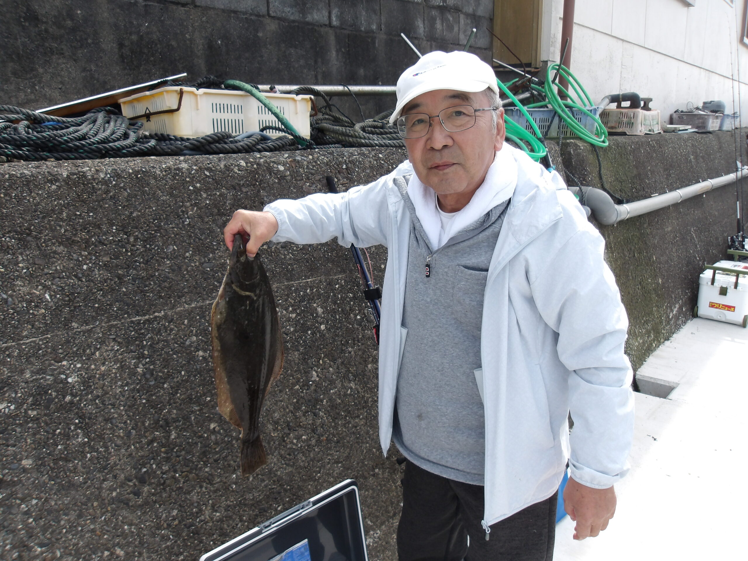 上甲様　ヒラメ50センチ　マダイ40センチ